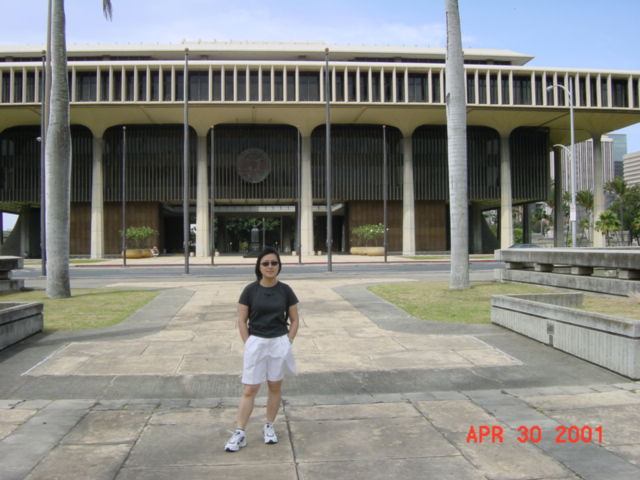 Hawaii State Capital Building.JPG