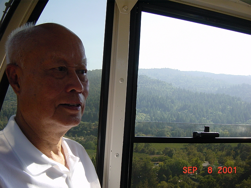DSC00076 -String Vineyards free tram ride.JPG
