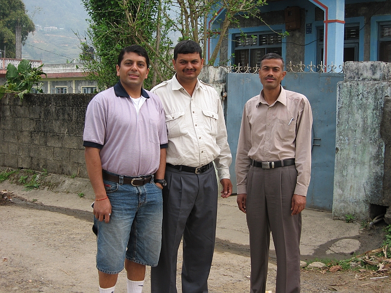 07-03-27-182211.JPG - At the front gate of Gyanendra's house