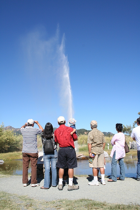 08-07-26-165106.JPG - Old Faithful Geyser of California.
