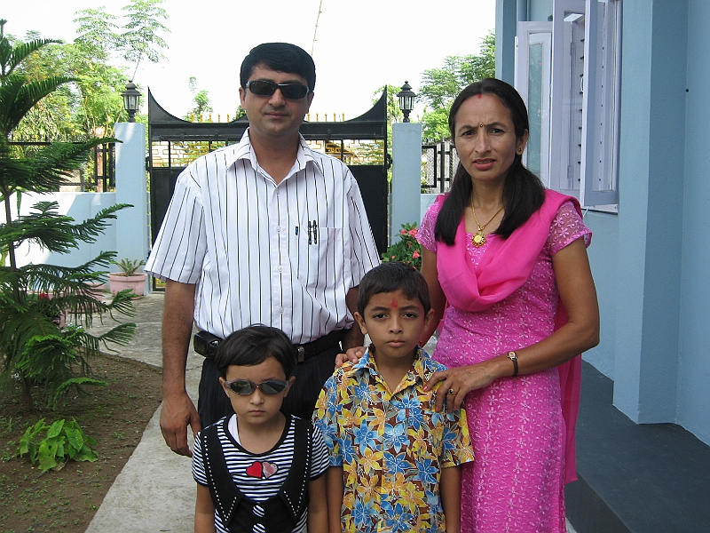 08-10-06-204814.JPG - Kham's family