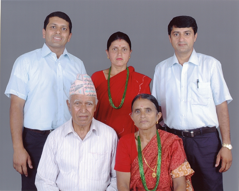 08-10-10- Studio Nepal Faimly.jpg - A studio picture taken in a studio in Chitwan, October 11, 2008