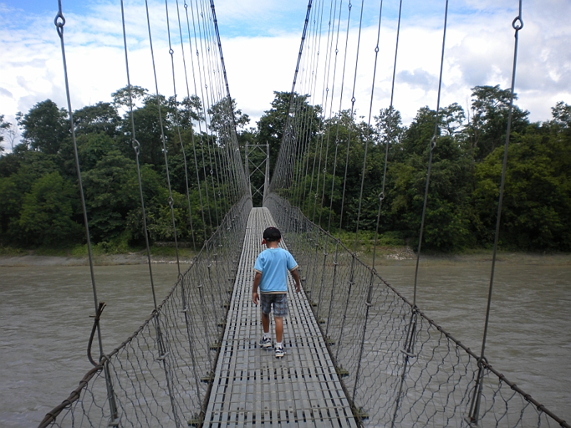 09-08-26-221030.JPG - a suspension bridge in chitwan