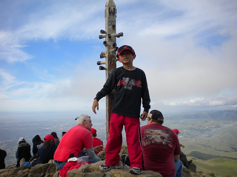 10-01-31-134237.JPG - Finally we were at the mission peak, malin was obvioulsy very happy to be able to make it all the way to the top!
