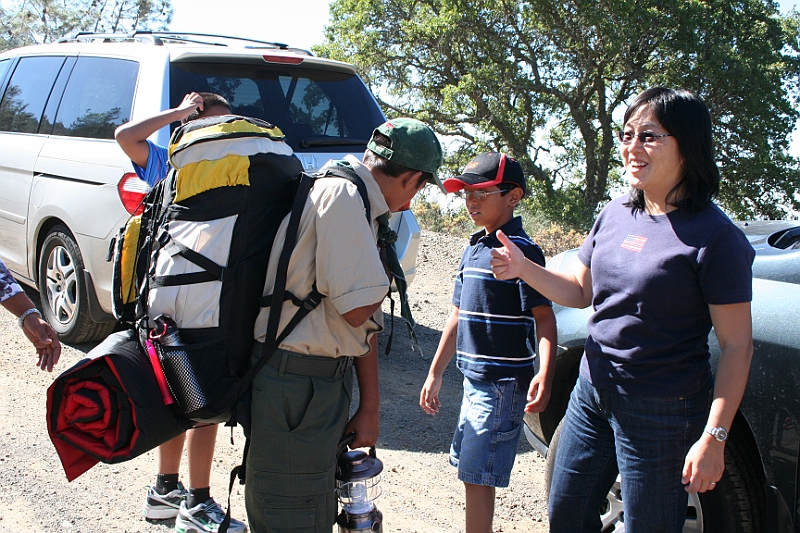 10-08-01-100208.JPG - Mount Diablo State Park -- Picking Robby